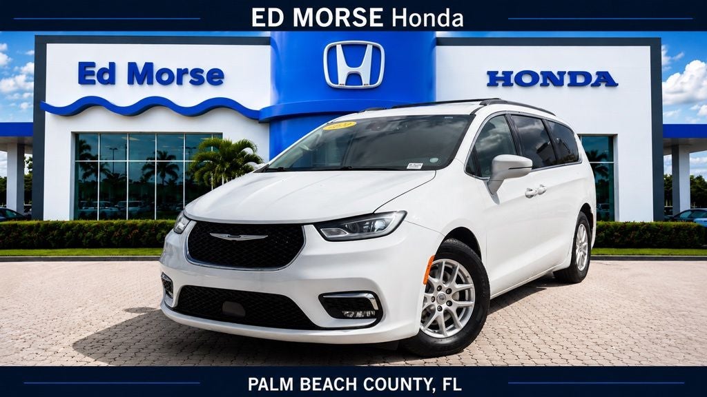 2022 Chrysler Pacifica Touring L in Bright White Clearcoat — front three-quarter view