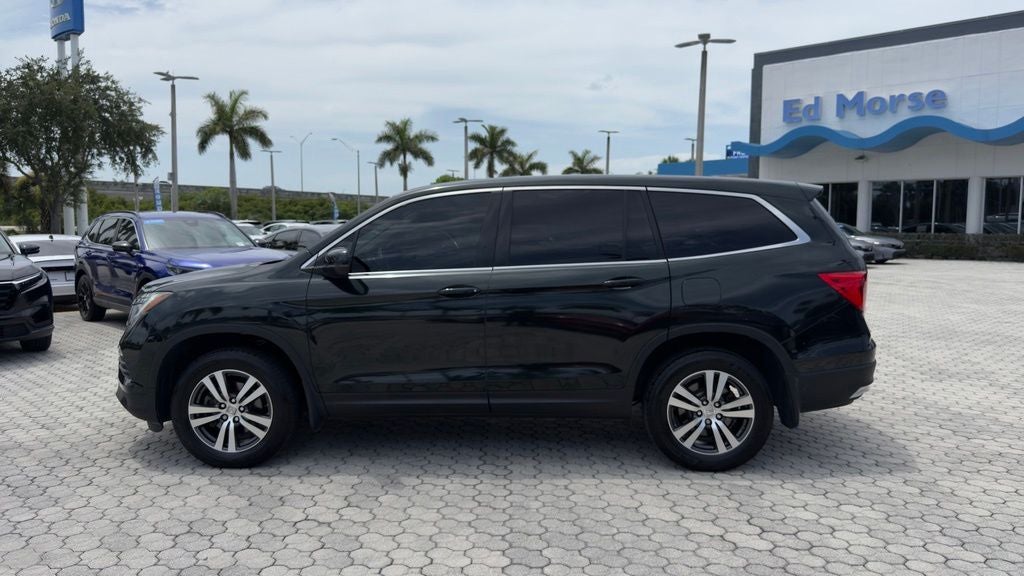 2018 Honda Pilot — rear three-quarter view