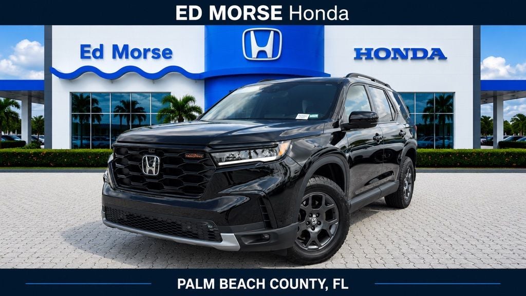2025 Honda Pilot TrailSport in Black — front three-quarter view