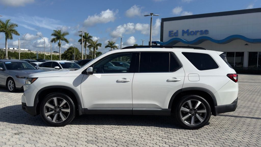 2024 Honda Pilot — rear three-quarter view